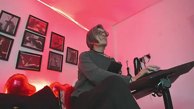 Chat XXX en directo de MistressNyx_cg