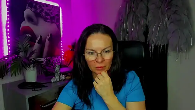 HelenLuxx Live XXX-Chat