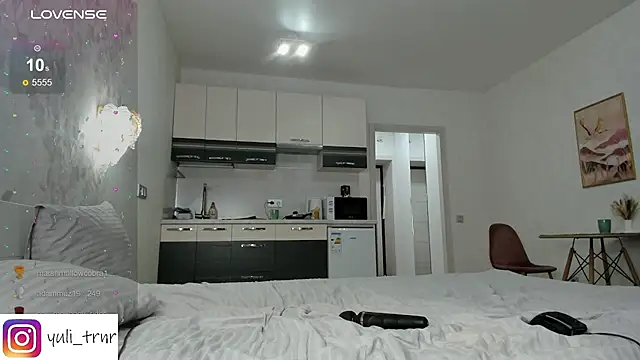 July_Terner élő XXX-chatje