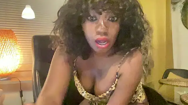 Veemoneyn Live XXX chat