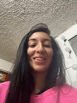 SALOME_KORLAND: διαδικτυακό σόου στην κάμερα