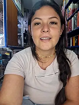 XXX chat uživo modela Niidia