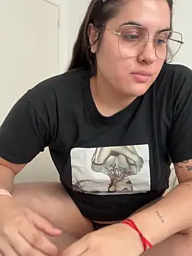 chinaaa2333 Adlı Modelin Web Kamerası Şovu