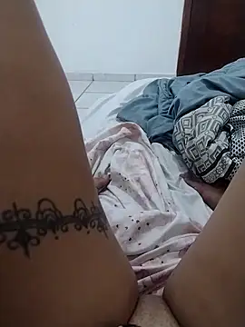 Pertunjukan Kamera Web tuttitunbuzz2p