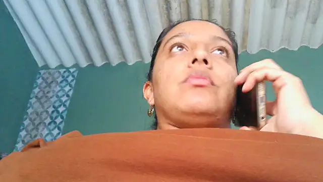 almaswan1のライブXXXチャット