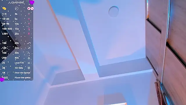 laura-hills18 Live XXX-Chat