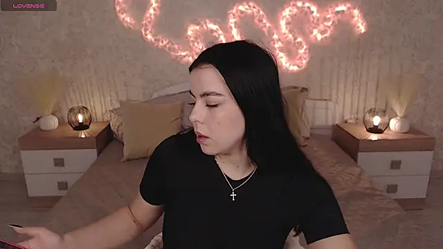 be1la_a: διαδικτυακό σόου στην κάμερα