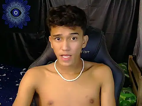 hugekenbigcock Chat XXX live