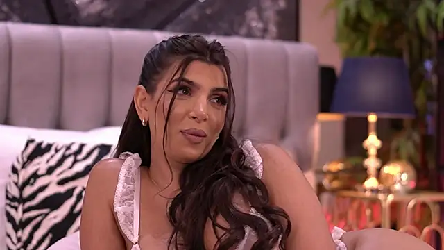 NicoleCellini's Live XXX Chat