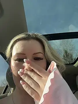 XXX chat uživo modela LoveShae_