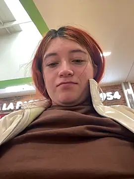 Karina_Leon élő XXX-chatje