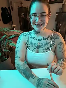 XXX chat uživo modela NyxTattoo