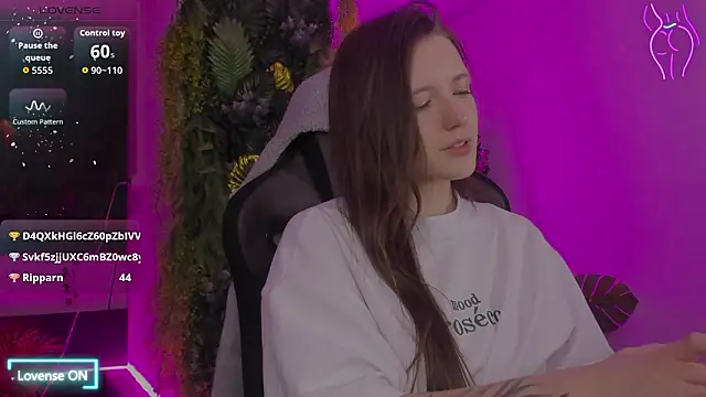 XXX chat uživo modela JennyDens