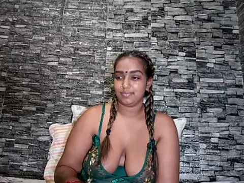 Indiasfantasy_ – Live XXX-chat