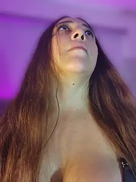 VickyHoult 现场XXX聊天