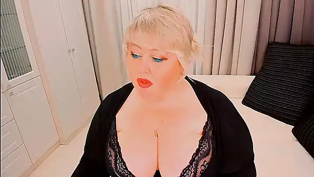 BIGTITSBBW's Live XXX Chat