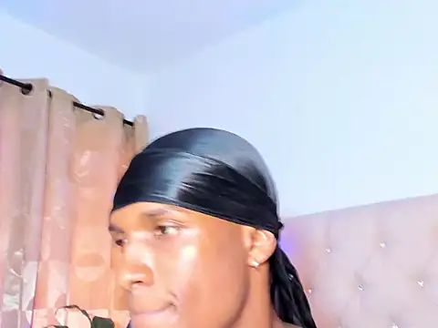 Онлайн чат XXX Adam_Byker