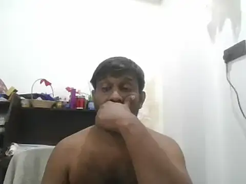 Pokazy przed kamerką – Chathutharu