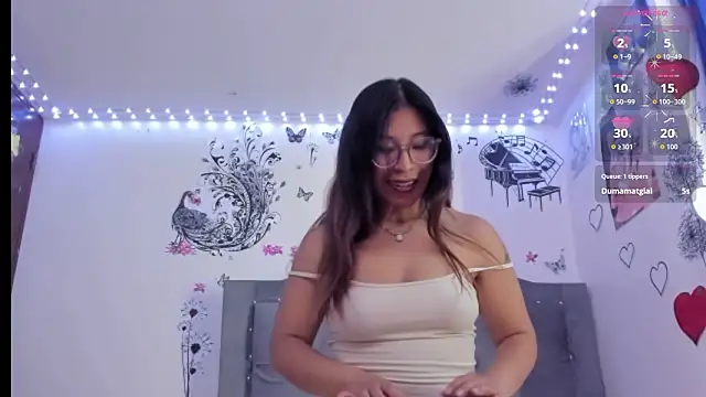 Megan_Darcy Chat XXX in diretta