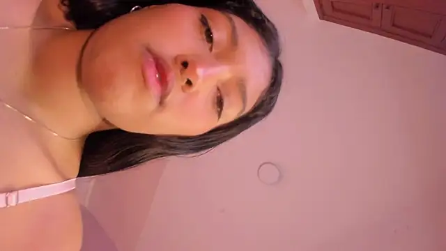 Chat +18 de Lia_Passion ao vivo