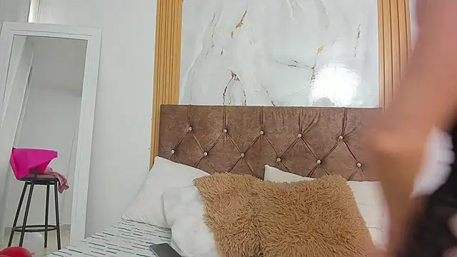 Candyfox2606 Show in webcam