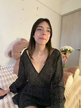 Chat +18 de ZaraLuuv ao vivo