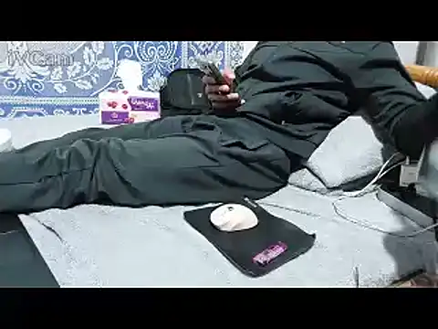 yazin19 Live XXX Chat