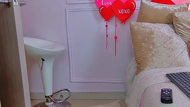 Chat +18 de AriaHeavens ao vivo