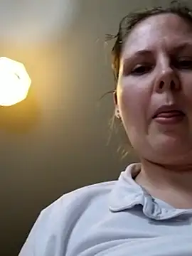 xxSexyBushLinnxx Adlı Modelin Canlı XXX Sohbeti