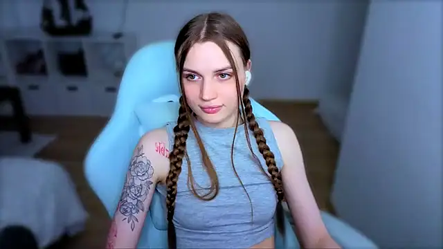 StellaLawless Adlı Modelin Canlı XXX Sohbeti