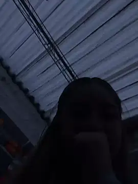 imlindapink Adlı Modelin Canlı XXX Sohbeti