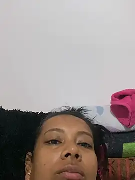 Sharlottexxlatin_のライブXXXチャット