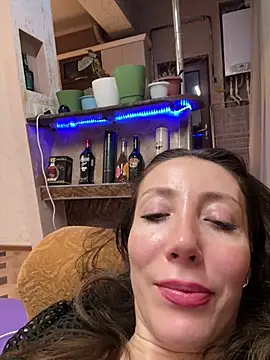 HellaryTourent Chat XXX in diretta