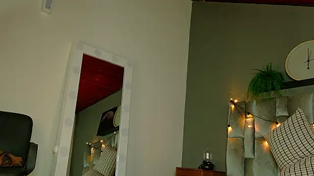 Chatroom XXX en direct de MrFox__