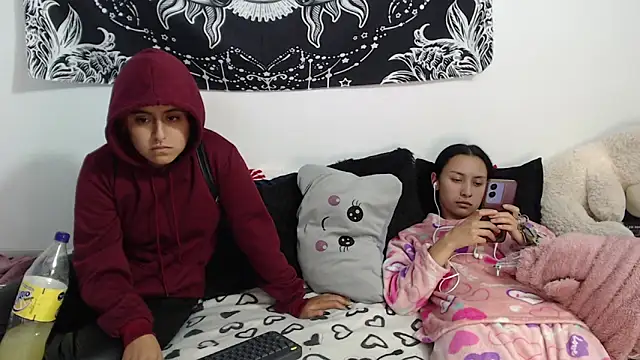 emily_n_abby Chat XXX live