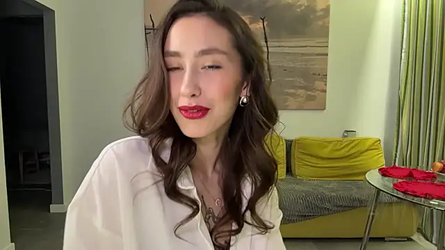 DeliaPesta Adlı Modelin Canlı XXX Sohbeti