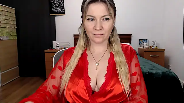 ParadiseAlina 即時 XXX 聊天