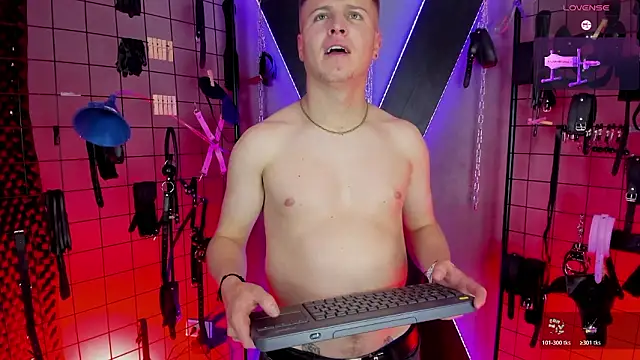 Czat XXX na żywo – MrJustin_Brianna_BDSM