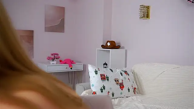 SunnivaCovil Chat XXX live