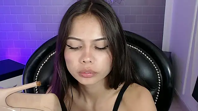 Chat +18 de aleesha_cameron02 ao vivo