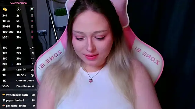 Emiliaaah Live XXX-Chat