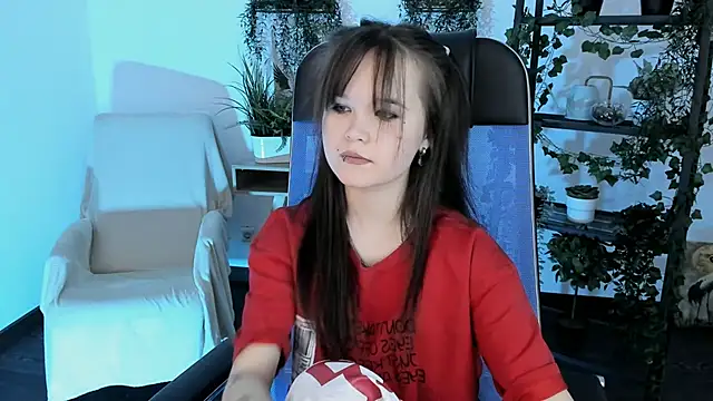 Elainebeness élő XXX-chatje