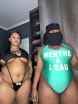 Ebony_Warlock_ élő XXX-chatje