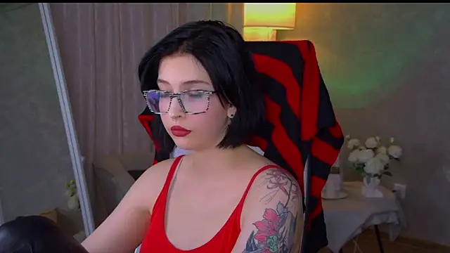 ElenaSomerhalder: онлайн-секс-чат