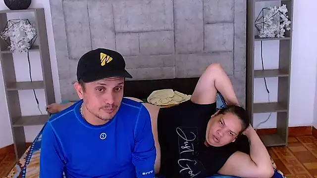 Candy_and_Jh0n's Live XXX Chat