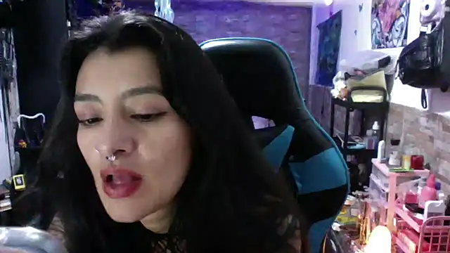 XXX chat uživo modela AngelaQueen_