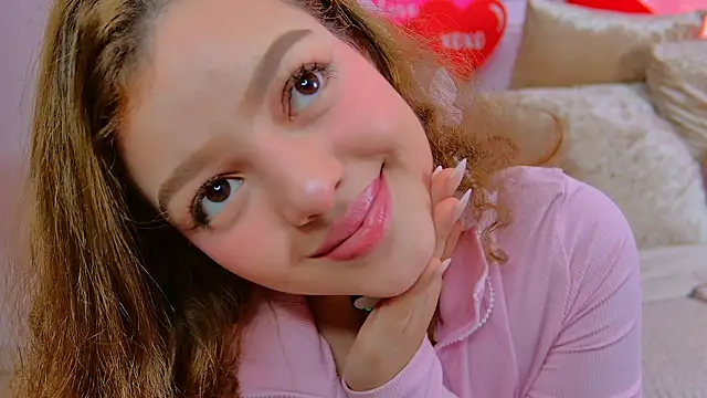 AriaHeavens Adlı Modelin Canlı XXX Sohbeti