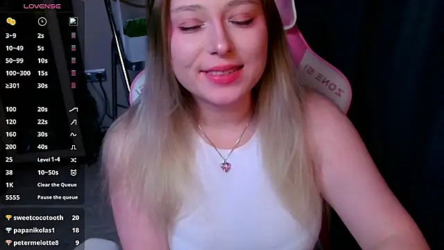 Emiliaaah's Live XXX Chat