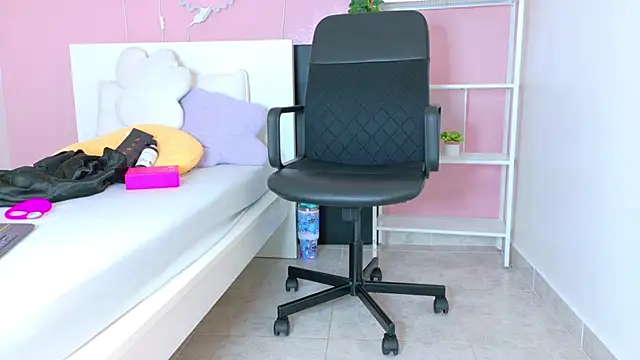 Chatroom XXX en direct de SeleneGibson__