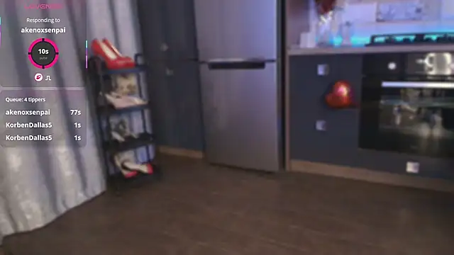 emlana Live XXX Chat